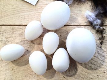 Oeufs de Pâques scandinaves blanc