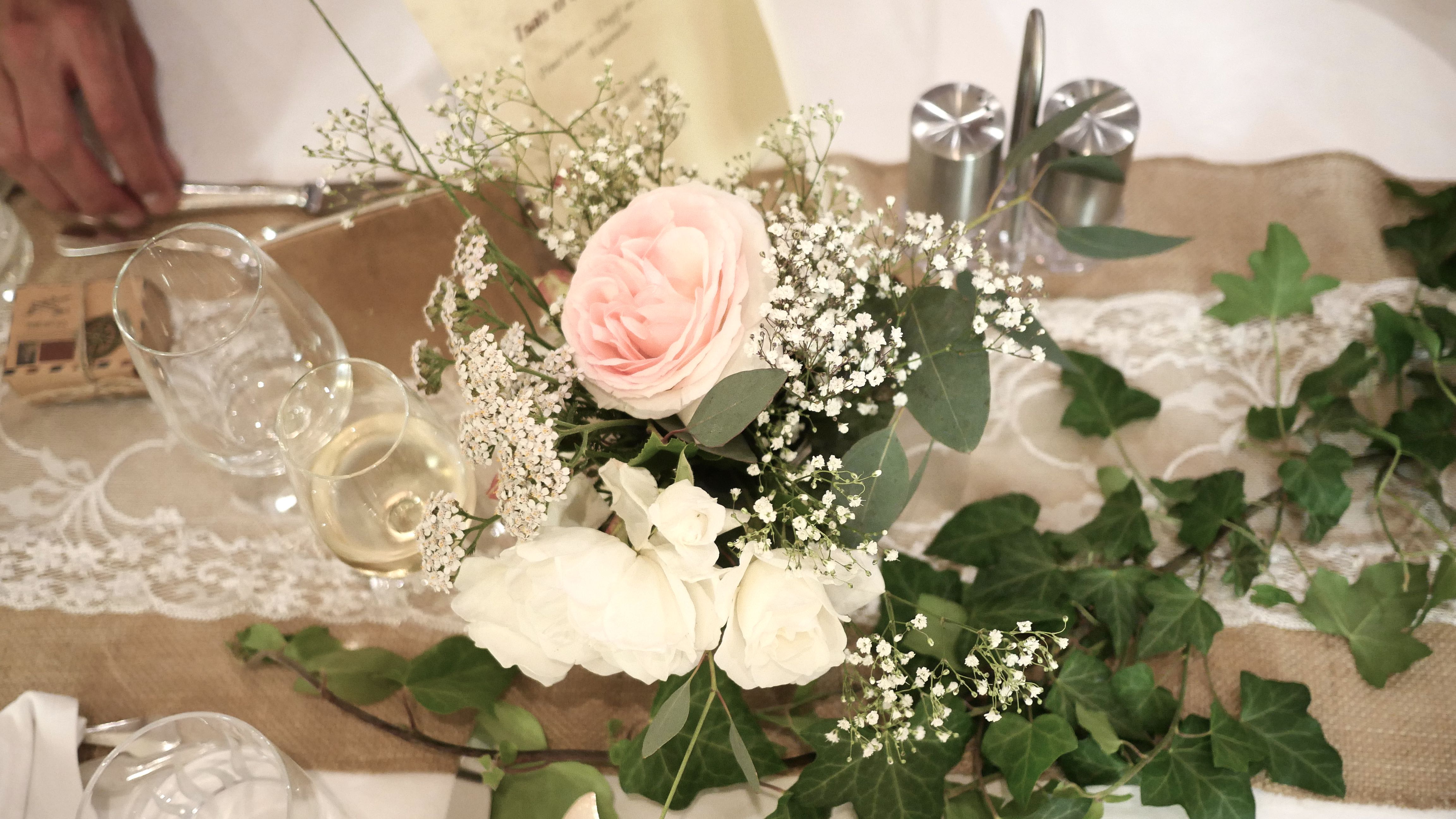 Faire sa table de mariage champêtre - GNOOSS